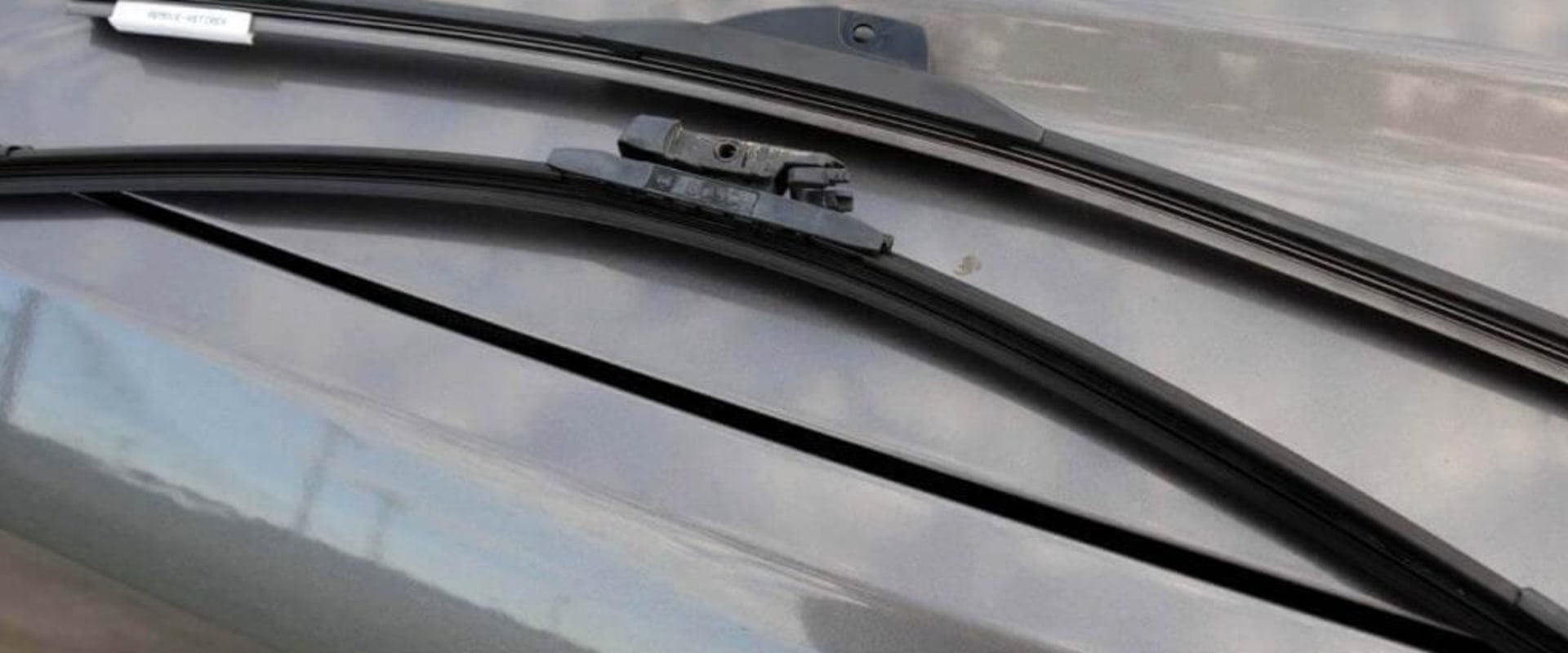 Replacing Windshield Wipers: Tips and Tricks for Ford Car Enthusiasts